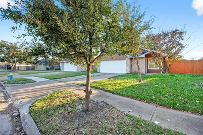 13815 Bay Gardens Drive Drive, Sugar Land, TX 77498 - Photo 1