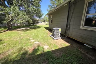1301 Truman St, Cleveland, TX 77327 - Photo 12