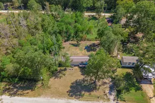 290 Wisteria Dr, Livingston, TX 77351 - Photo 2