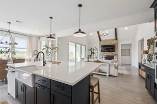 11710 Old Fashion Cir, Mont Belvieu, TX 77535 - Photo 6