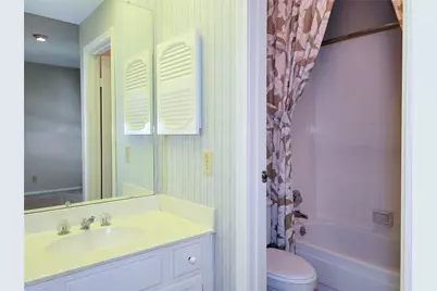 11711 Memorial Drive #565, Houston, TX 77024 - Photo 22