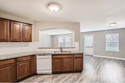 11746 Elizabeth Court, Pinehurst, TX 77362 - Photo 10