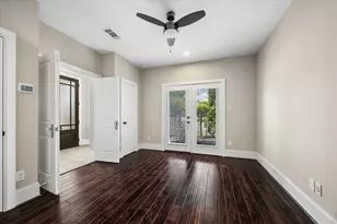 736 Yale St, Houston, TX 77007 - Photo 16