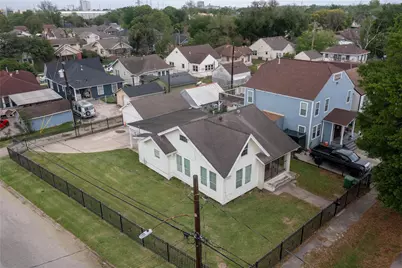 101 Eastgate Street, Houston, TX 77012 - Photo 1