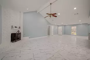 13914 Fawnbrake Dr, Sugar Land, TX 77498 - Photo 10