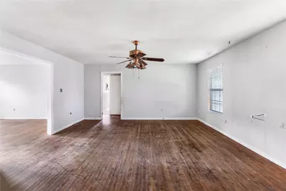 411 N Baron Street, Bellville, TX 77418 - Photo 10