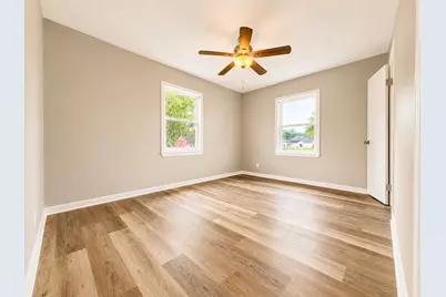 210 Laurel Street, Lake Jackson, TX 77566 - Photo 10