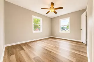210 Laurel St, Lake Jackson, TX 77566 - Photo 10