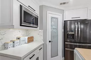 321 Reid St, Houston, TX 77022 - Photo 14