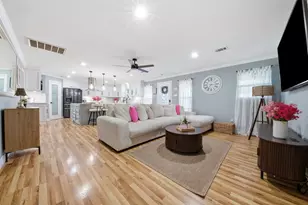 321 Reid St, Houston, TX 77022 - Photo 4