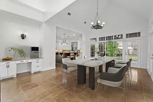 12061 Oak Forest Ln, Conroe, TX 77385 - Photo 10