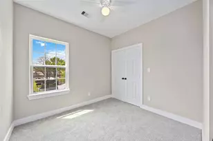 9813 Tuffly St, Houston, TX 77029 - Photo 14