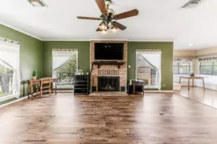 1623 Greenbriar Dr, Huntsville, TX 77340 - Photo 6