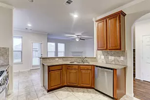 19806 Amber Village Ln, Richmond, TX 77407 - Photo 10