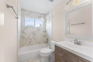 2218 Cypress Run Dr, Sugar Land, TX 77478 - Photo 14