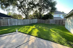 2218 Cypress Run Dr, Sugar Land, TX 77478 - Photo 18