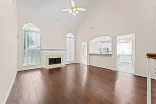 2218 Cypress Run Dr, Sugar Land, TX 77478 - Photo 2