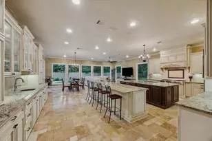 8 Jeffers Ct, Houston, TX 77024 - Photo 16