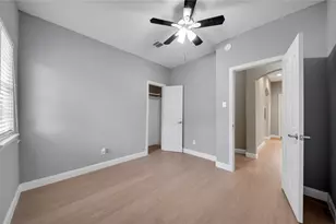 8214 Peekskill Ln, Houston, UT 77075 - Photo 10