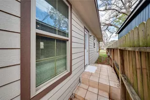 8214 Peekskill Ln, Houston, UT 77075 - Photo 20