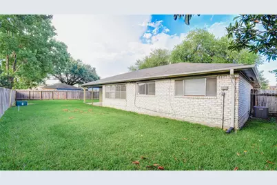 9510 Huntington Way Drive, Houston, TX 77099 - Photo 4