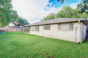 9510 Huntington Way Dr, Houston, TX 77099 - Photo 4