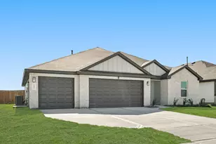 143 Wildflower Ln, Dayton, TX 77535 - Photo 2