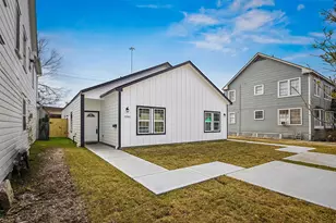 1546 Lombardy St, Houston, TX 77023 - Photo 2