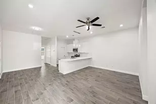 1546 Lombardy St, Houston, TX 77023 - Photo 4