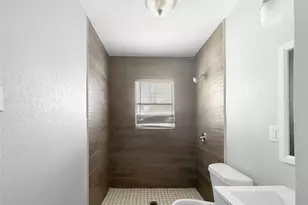 3423 Dennis St, Houston, TX 77004 - Photo 6
