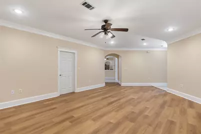 108 Harbour Town Circle, Conroe, TX 77356 - Photo 12