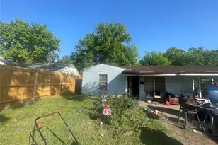 4854 Clover St, Houston, TX 77033 - Photo 2