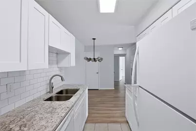 2750 Holly Hall Street #510, Houston, TX 77054 - Photo 8