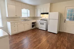 1006 Barnhill, Brenham, TX 77833 - Photo 2