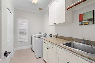 4440 Betty St, Bellaire, TX 77401 - Photo 36
