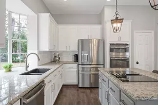 31 E Amberglow Cir, The Woodlands, TX 77381 - Photo 18