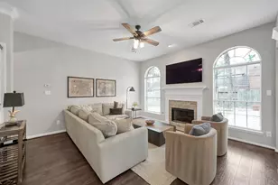 31 E Amberglow Cir, The Woodlands, TX 77381 - Photo 12