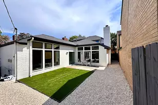 9822 Oak Point Dr, Houston, TX 77055 - Photo 12