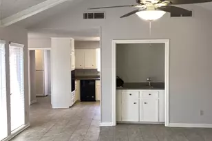 7818 Vickijohn Dr, Houston, TX 77071 - Photo 2
