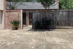 7818 Vickijohn Dr, Houston, TX 77071 - Photo 22