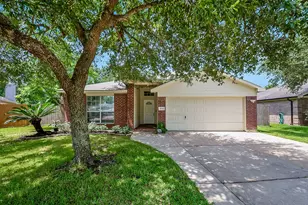 5130 Chasewood Dr, Bacliff, TX 77518 - Photo 1