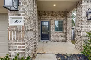 606 Pecan Hickory Ct, Conroe, TX 77318 - Photo 2
