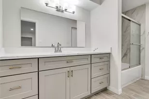 6303 Greenway Forest Ln, Houston, TX 77088 - Photo 24