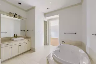 2217 Nantucket Dr, Houston, TX 77057 - Photo 18