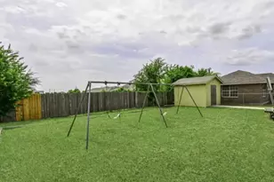 100 Justin Wy, Eagle Lake, TX 77434 - Photo 2