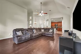 108 Woodridge Xing, Clute, TX 77531 - Photo 6