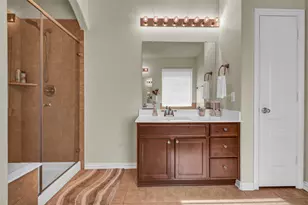 108 Woodridge Xing, Clute, TX 77531 - Photo 20