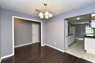 1310 Barrowgate Dr, Sugar Land, TX 77498 - Photo 26