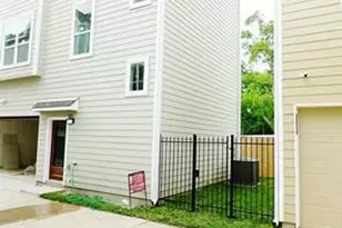 728 Link Rd, Houston, TX 77009 - Photo 2
