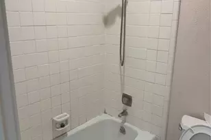 100 Litchfield Ln, Houston, TX 77024 - Photo 28